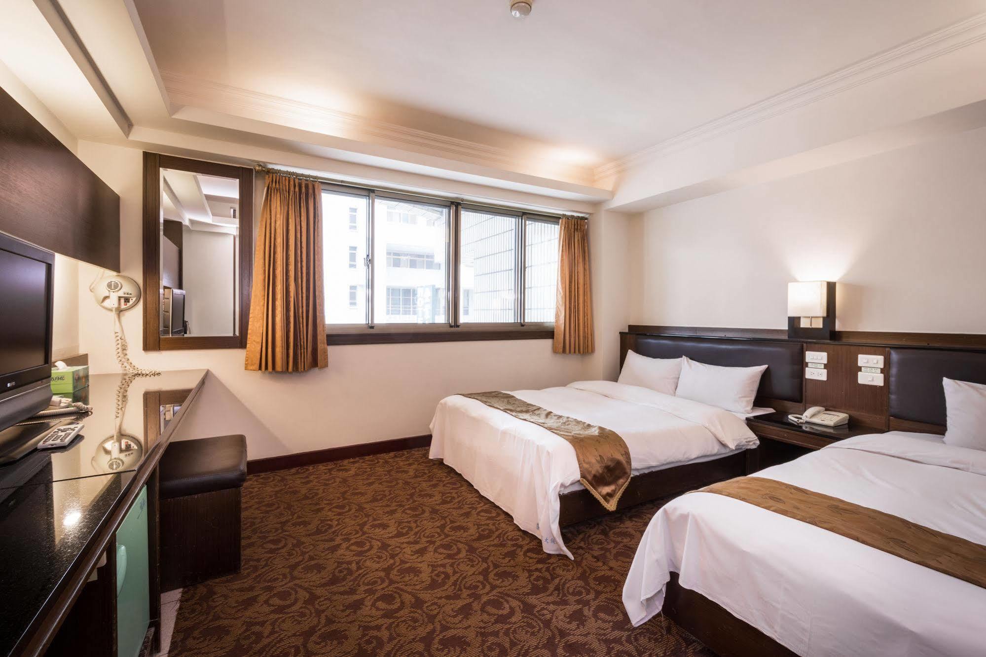 The Enterpriser Hotel Тайчжун Экстерьер фото