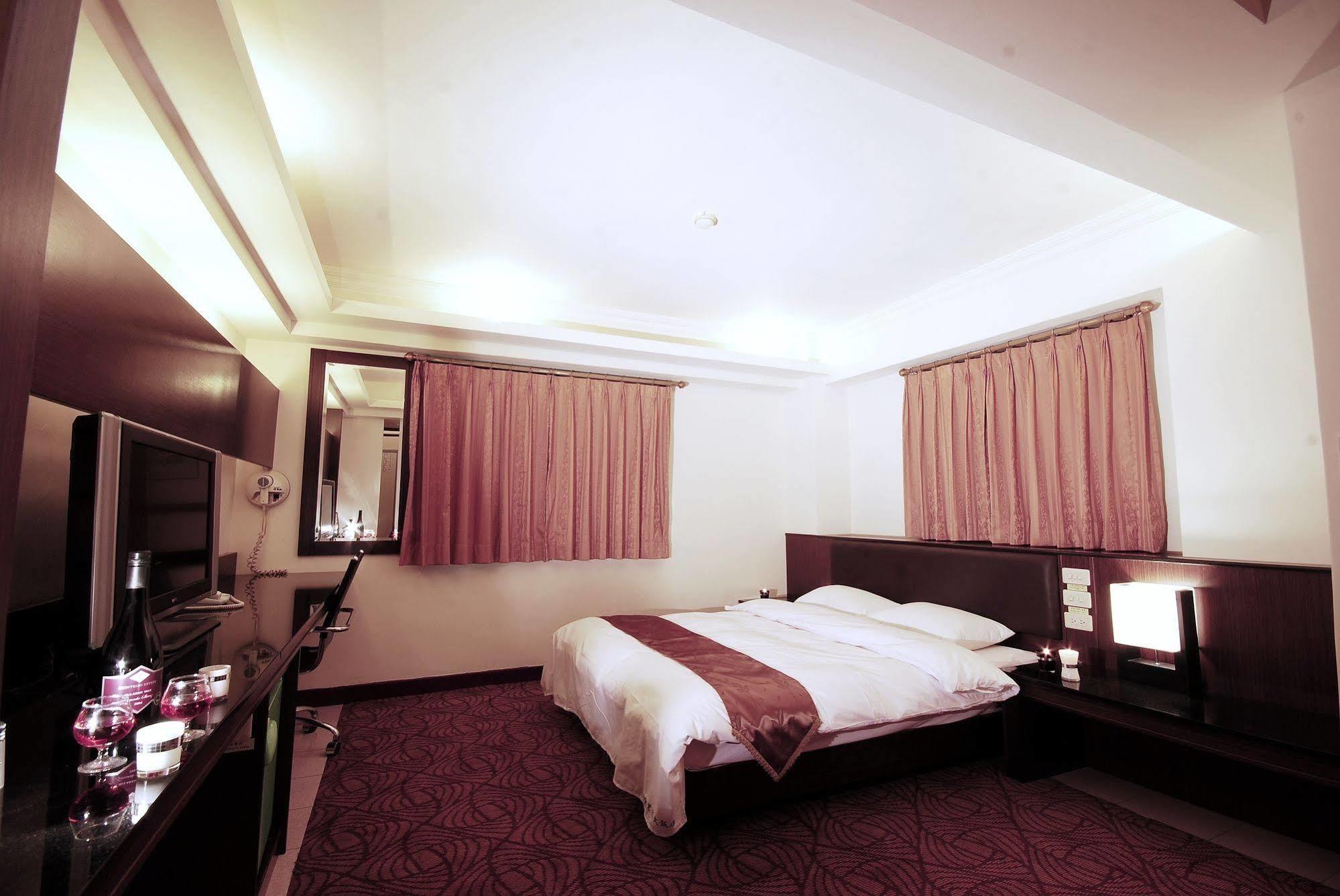 The Enterpriser Hotel Тайчжун Экстерьер фото