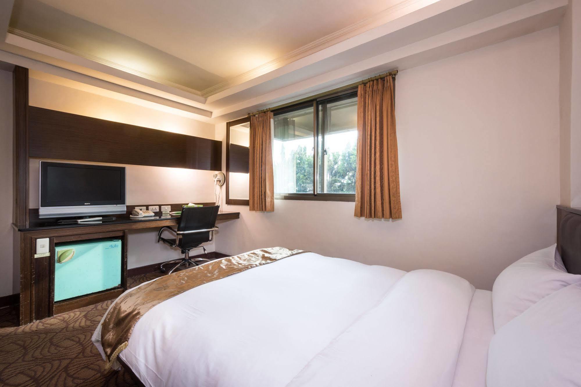 The Enterpriser Hotel Тайчжун Экстерьер фото