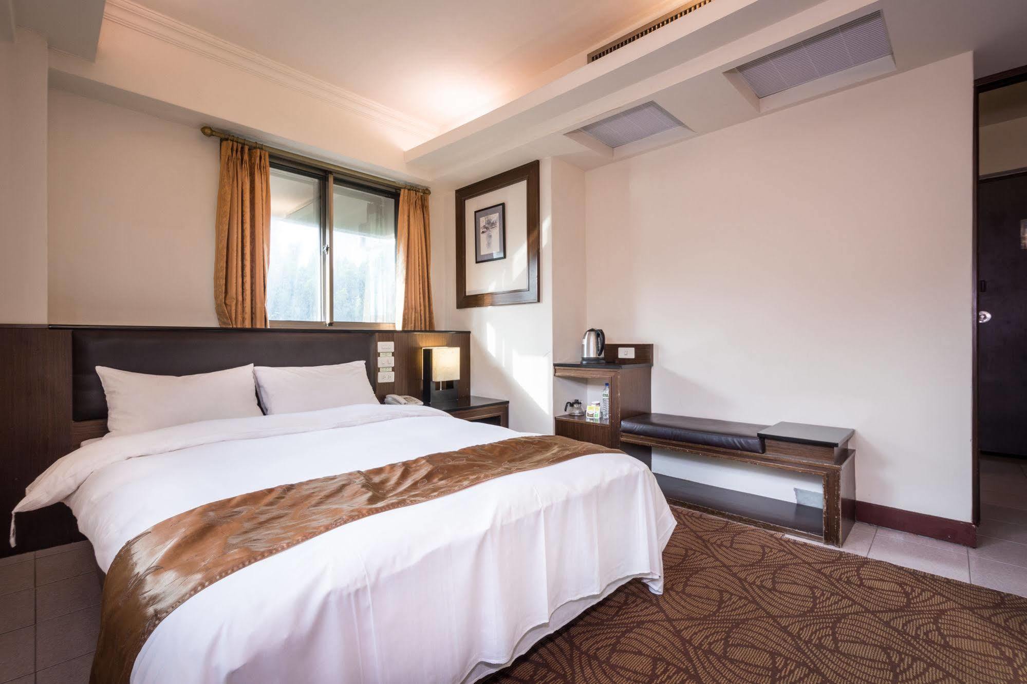 The Enterpriser Hotel Тайчжун Экстерьер фото